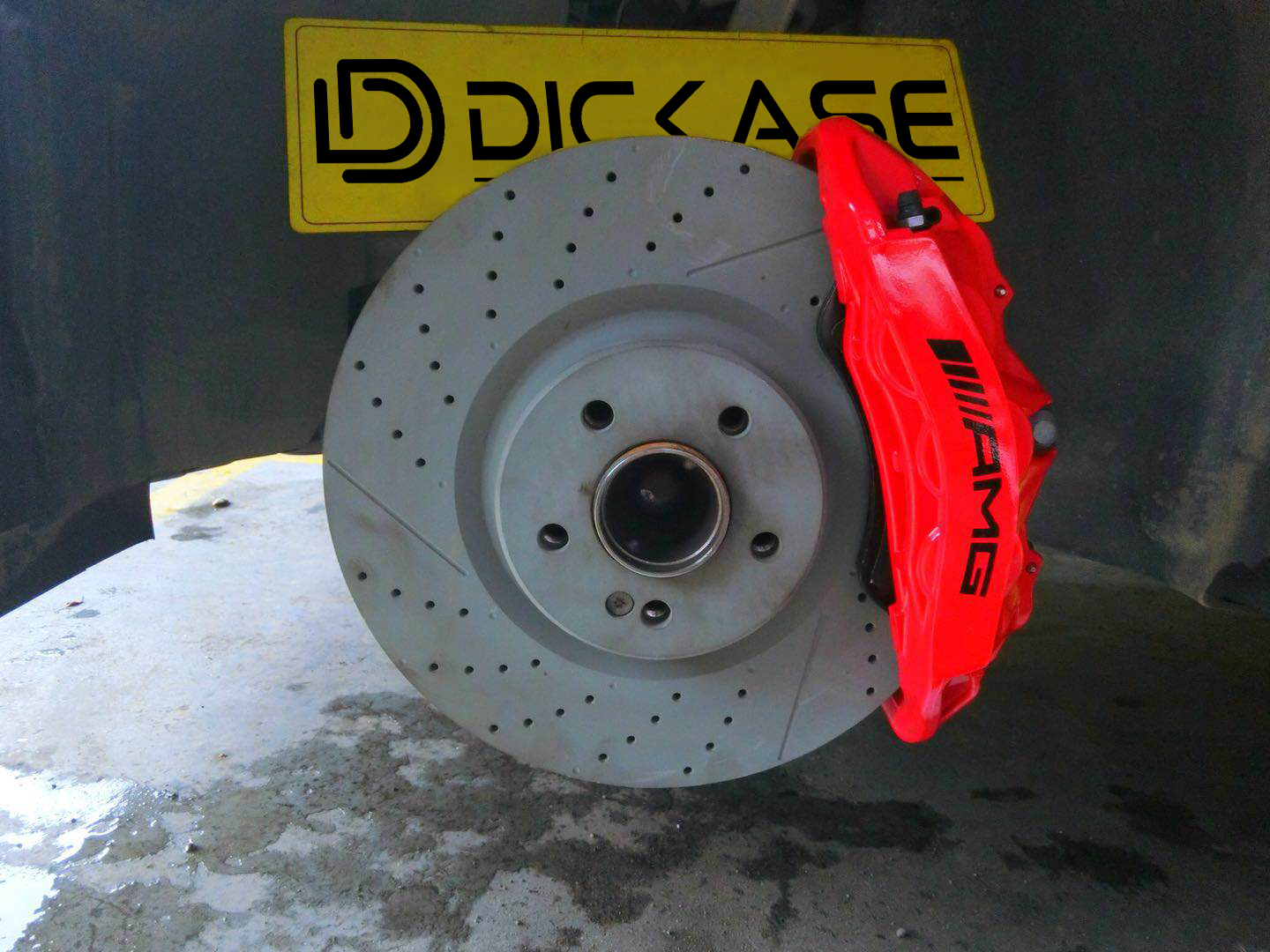 奔馳E300改裝AMG六活塞剎車 奔馳E300改裝AMG六活塞剎車